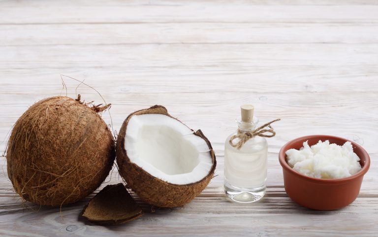 What is Fractionated Coconut Oil? Top 5 Uses & Benefits of FCO